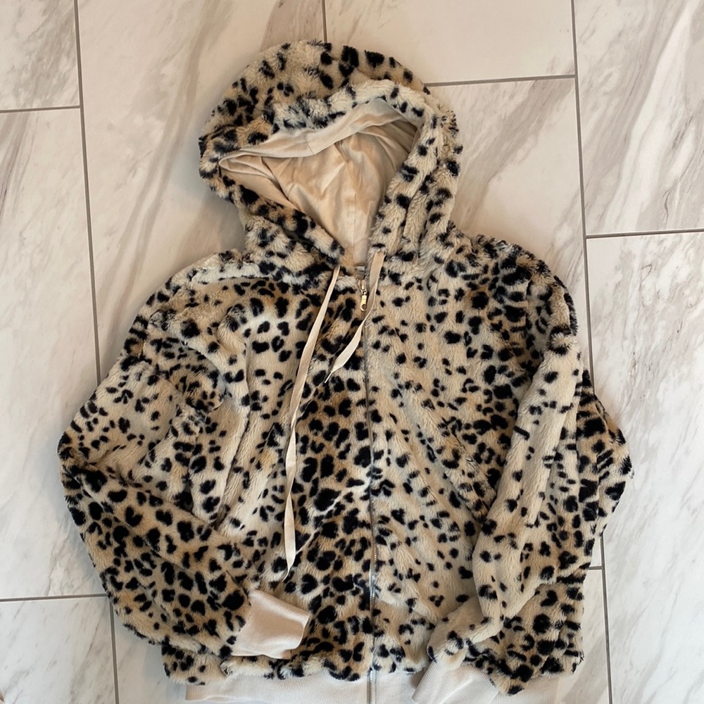 Zip up cheetah jacket